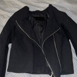 Black zipper jacket cute for going out 🍸🍹